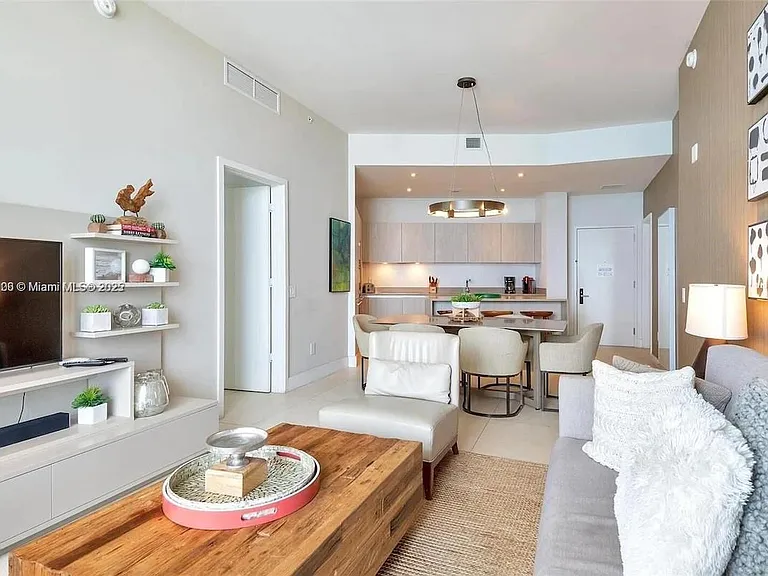 4111 S Ocean Dr — Photo 7