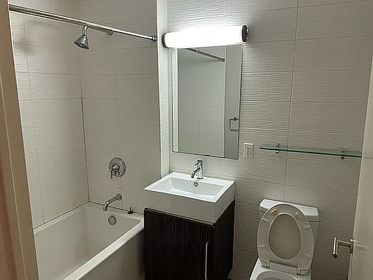3rd image of 158 Johnson Ave APT 102