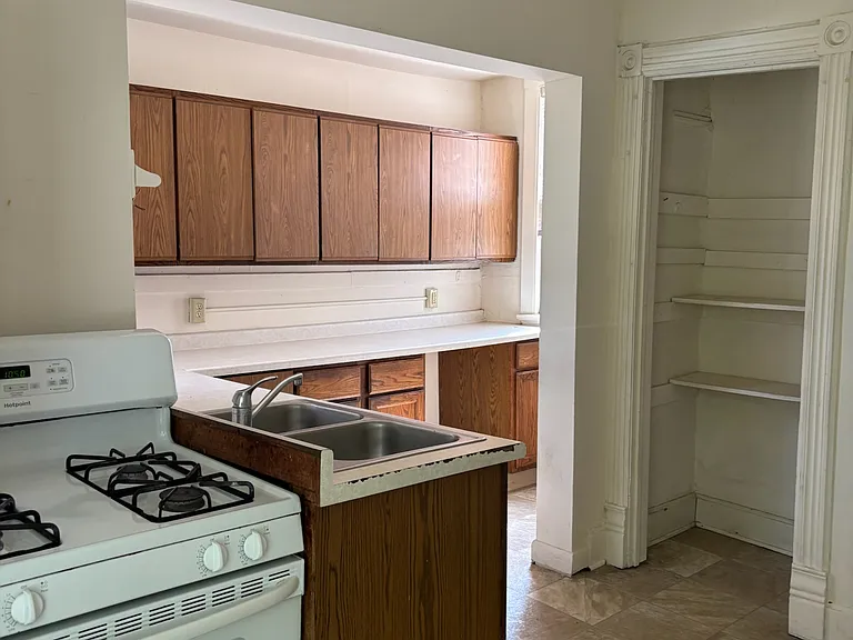 319 N Pinckney St #2 — Photo 23