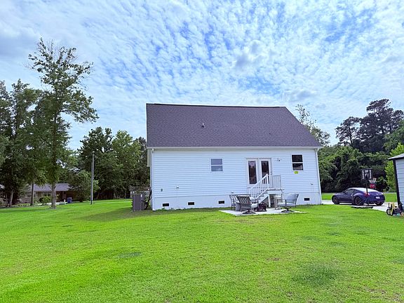 4th image of 109 Dotson St