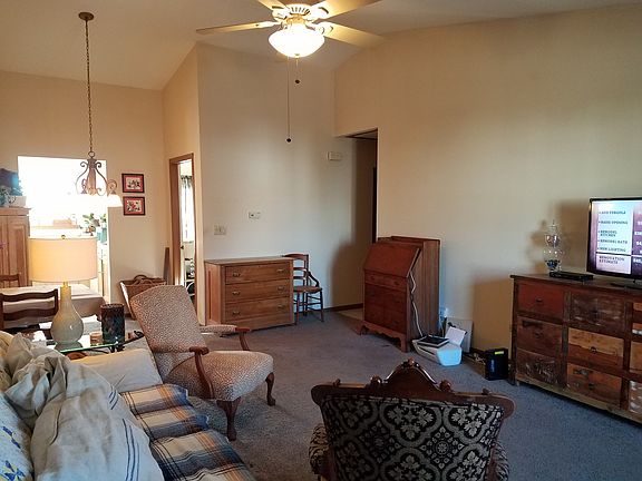 3rd image of 509 Lauren Ln