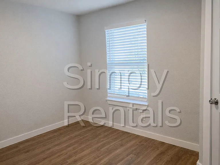 383 McIlrath #A — Photo 7