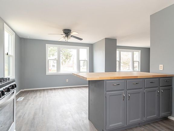 5th image of 410 N Brown St