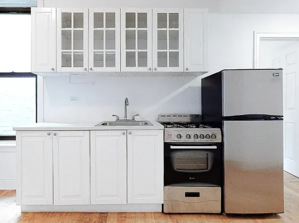 471 Central Park West image 12 of 13