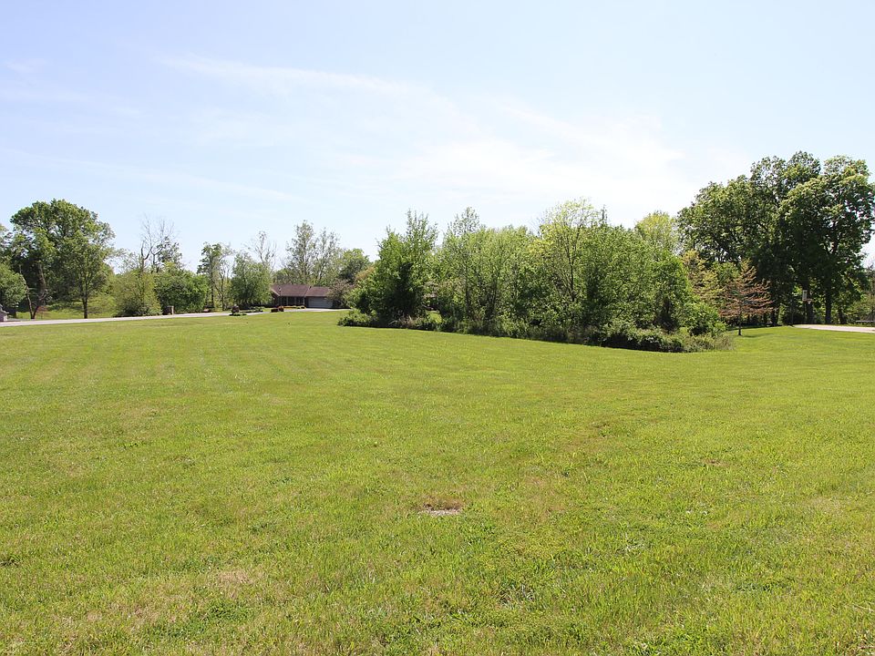 2nd image of 29 Fairway Dr