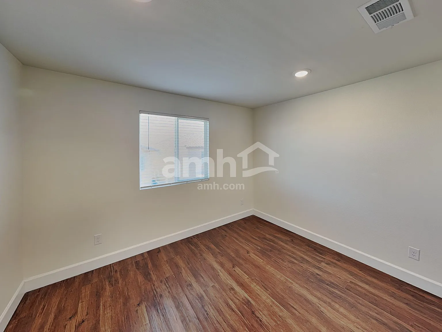 4 bed, 3.0 bath, 2211 sqft, $2,555 — Photo 3