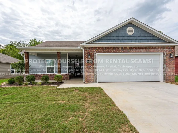 1291 S Springfield Dr, Fayetteville, AR 72704