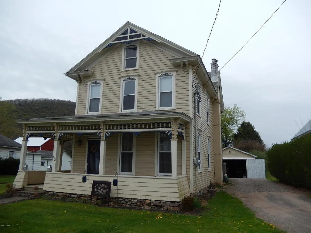 770 Mainville Dr photo 1