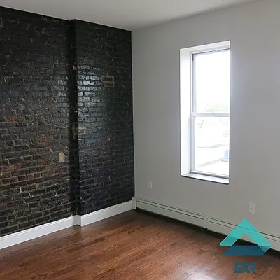 Rented by EXR | media 28