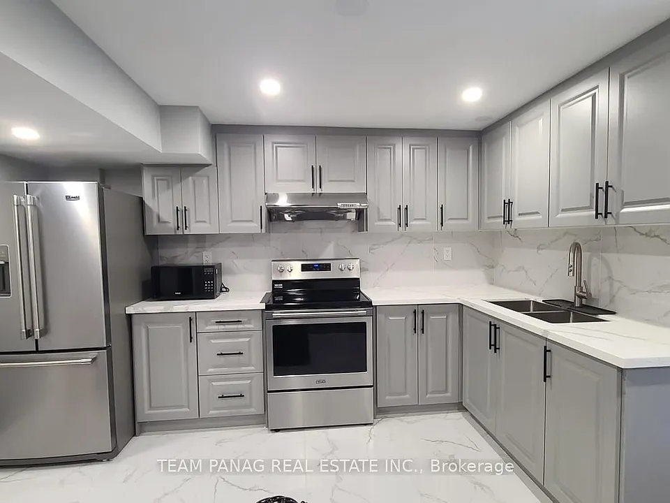 162 Luella Cres