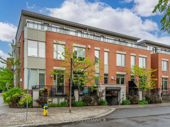 449 Edison Ave, Ottawa, ON K2A 1S5