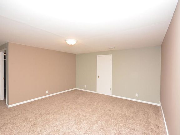 3rd image of 5338 Queen Ave N #5338