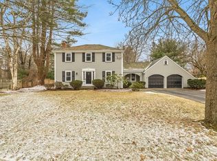 17 Longmeadow Rd, Hingham, MA 02043