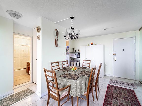 5th image of 11817 Union Tpke APT 17A