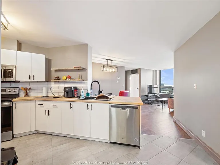 540 Ouellette Ave #7E — Photo 6