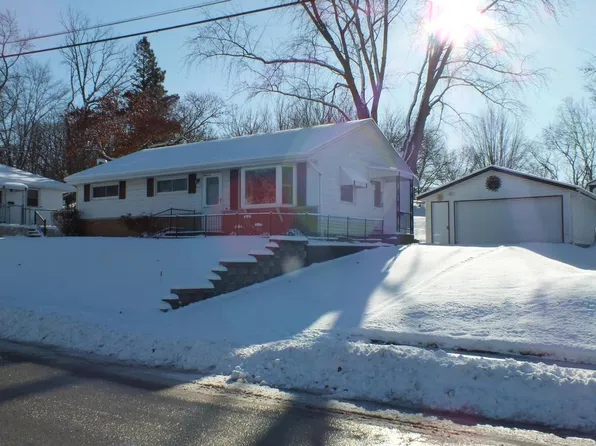 2221 Easy STREET, Waukesha, WI 53188