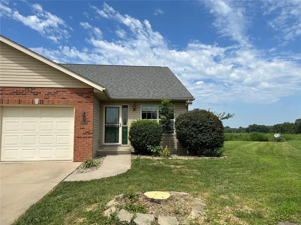 10979 Kentfield Dr, Lebanon, IL 62254