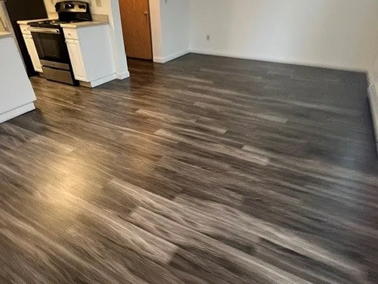 Jefferson Court — Photo 11