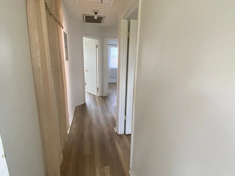 842 Monopoly Ct — Photo 12