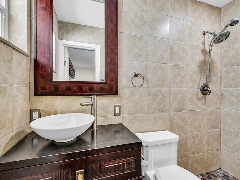 921 SE 15th Ct — Photo 24