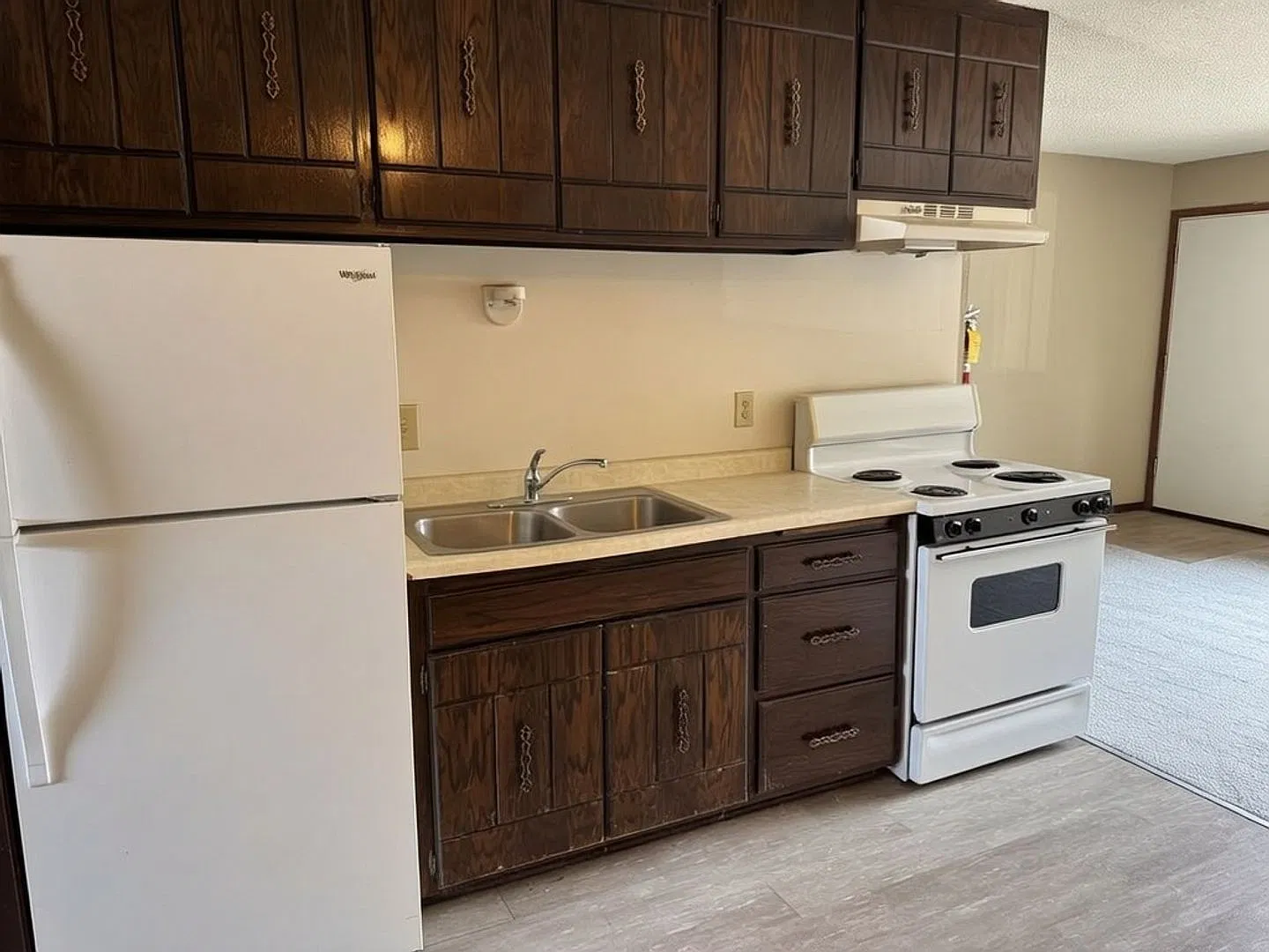 1419 Case Ave East — Photo 1