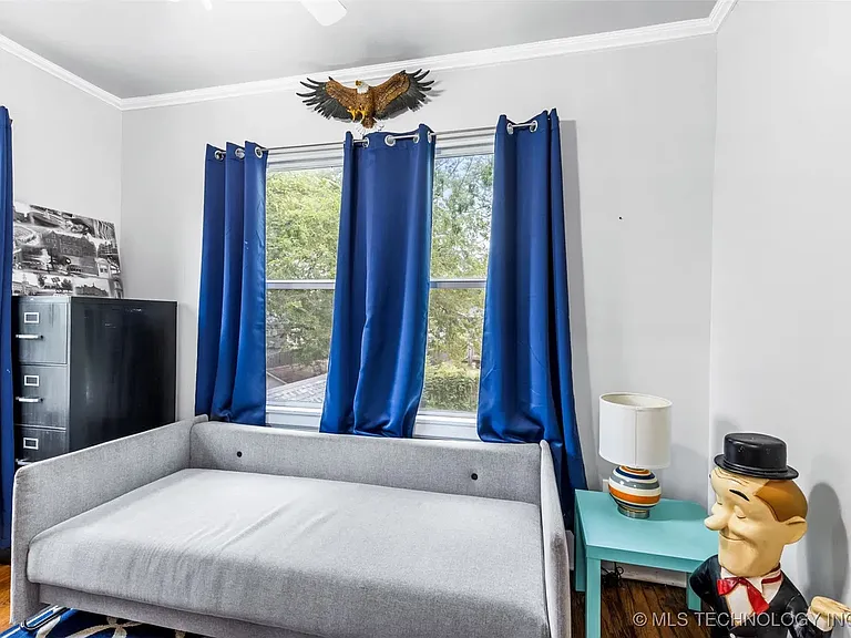 1225 N Cheyenne Ave — Photo 3