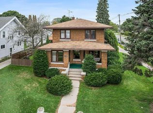 2622 Washington St, Two Rivers, WI 54241