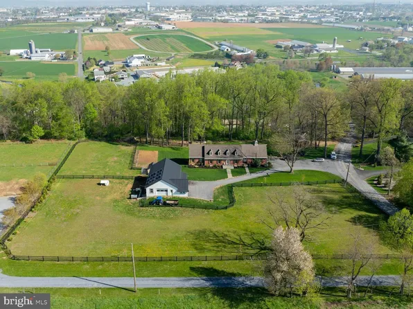 720 Stonecrest Dr, New Holland, PA 17557