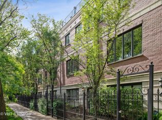 1910 W Addison St APT F, Chicago, IL 60613
