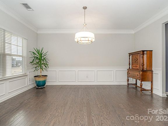 3rd image of 217 Stowe Creek Ln