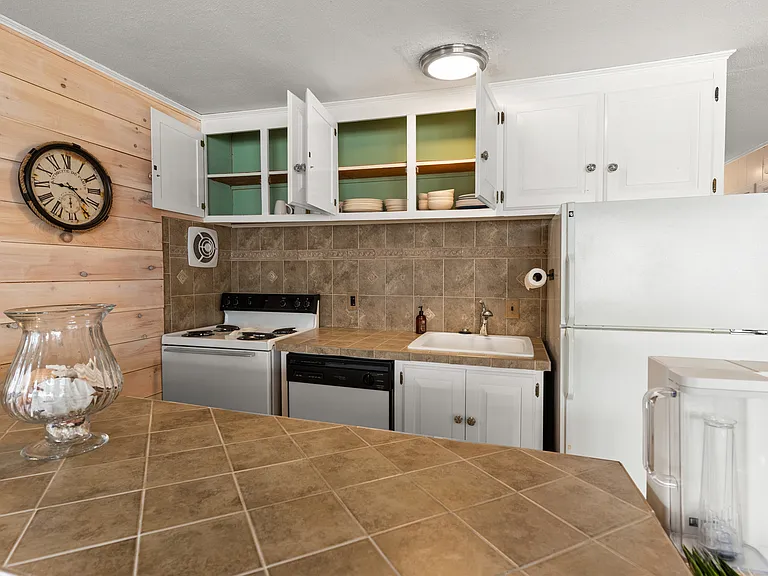 12 Harris Ave — Photo 13