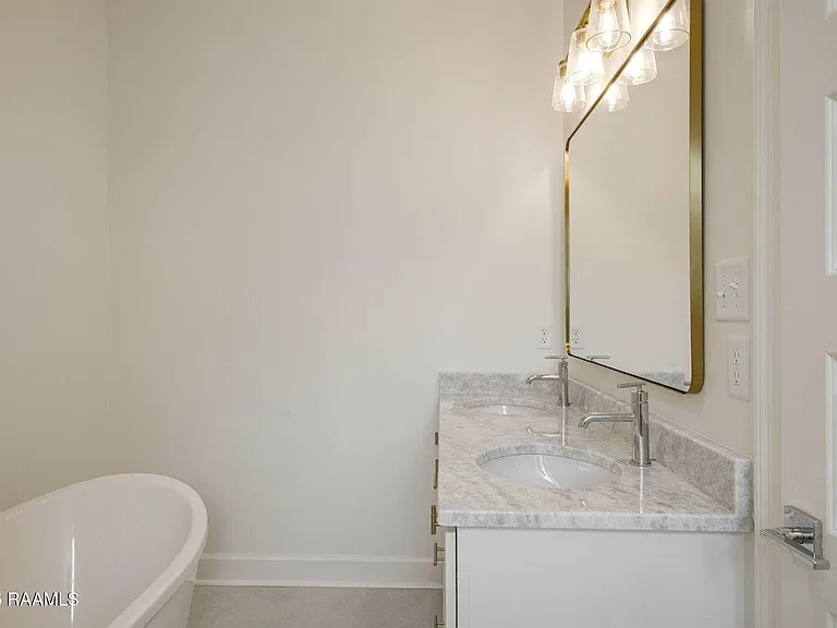 1510 Kaliste Saloom Rd #201 — Photo 16