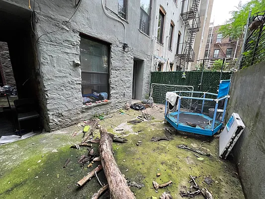 Rented by Delmark Realty LLC | media 80