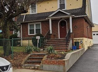 38 3rd St, Glen Cove, NY 11542