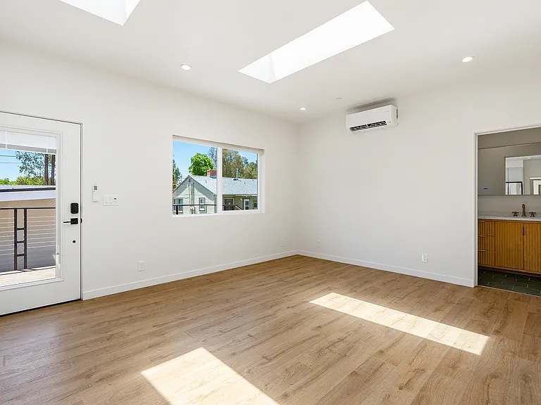325 Cerro Romauldo Ave — Photo 5