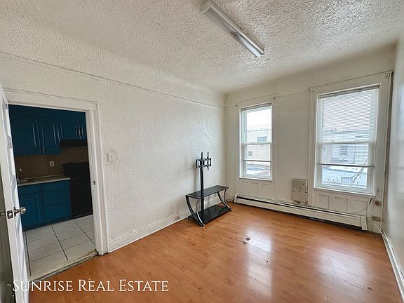2nd image of 74-16 Rockaway Blvd #2R