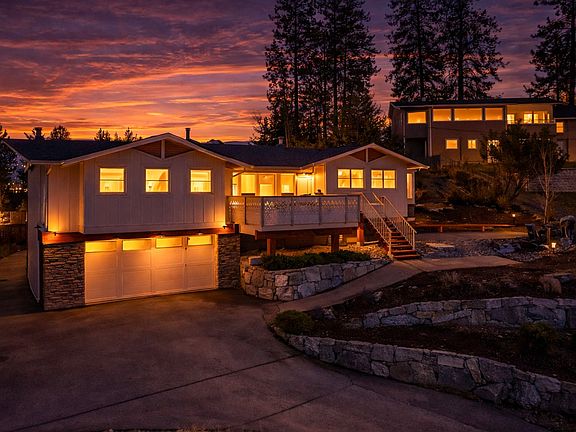 2nd image of 488 Sheila Cres