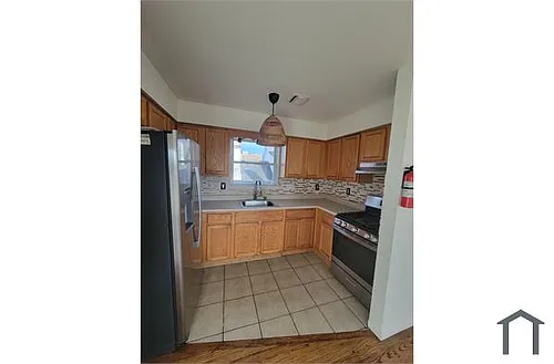 857 Martin St #2 Photo 1
