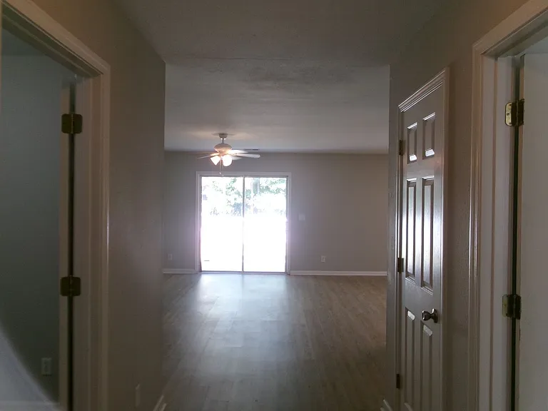212 McKendree Ln — Photo 2