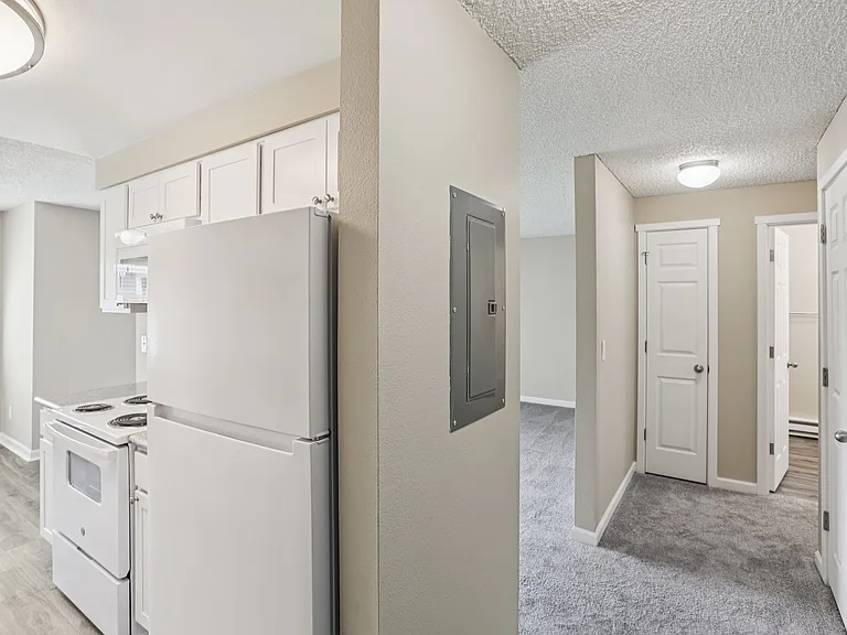 Cornell Manor Apartments — Photo 21