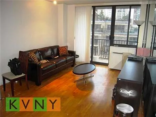 Rented by KVNY Soho | media 25