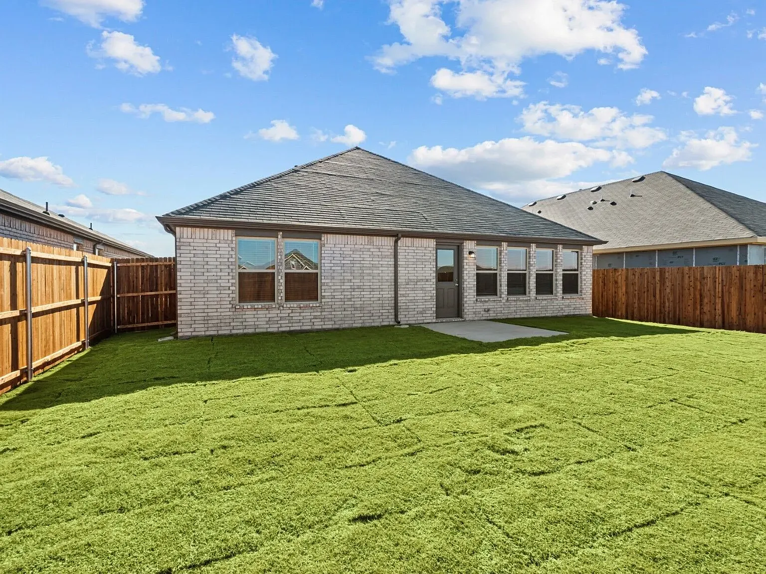 4 bed, 1898 sqft, $2,500 — Photo 3
