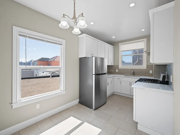 1745 Beach St #16 — Photo 3