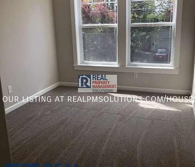 933 SE Clatsop St — Photo 13