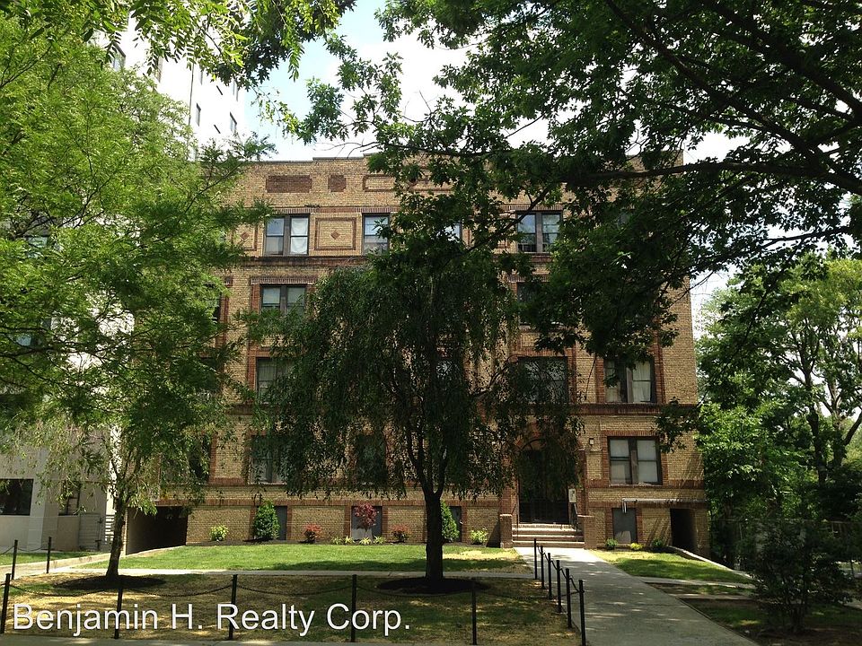 1st image of 250 S Harrison St APT 32