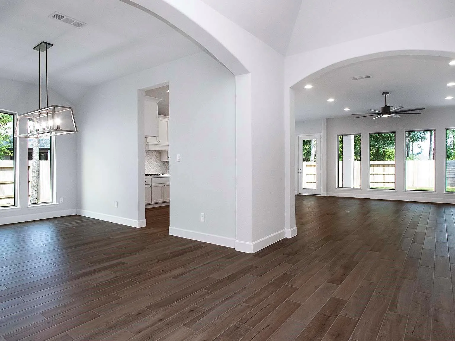 4 bed, 3.5 bath, 3409 sqft, $3,650 — Photo 4