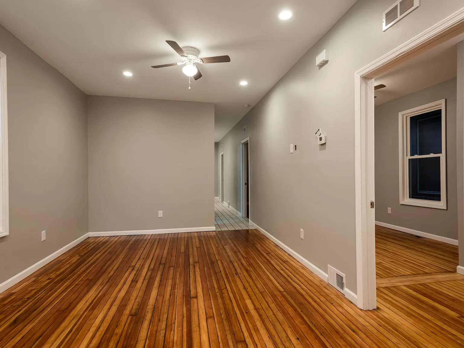 4 bed, 2520 sqft, $2,200 — Photo 2