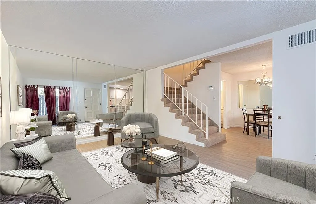 2 bed, 1.5 bath, 994 sqft, $2,950 — Photo 1
