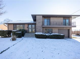 106 Grandview Ave, Wallingford, CT 06492