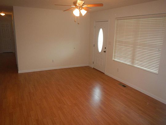 3rd image of 1406 Fair Dr